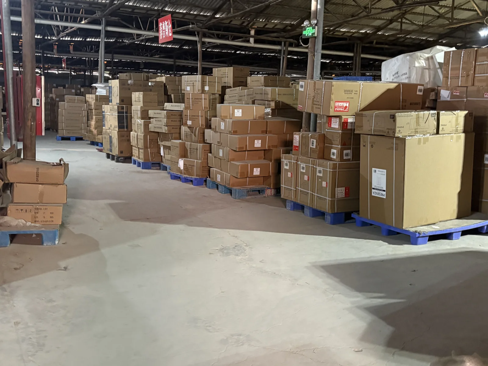 Finished-goods warehouse supporting GLAMORY HOME production